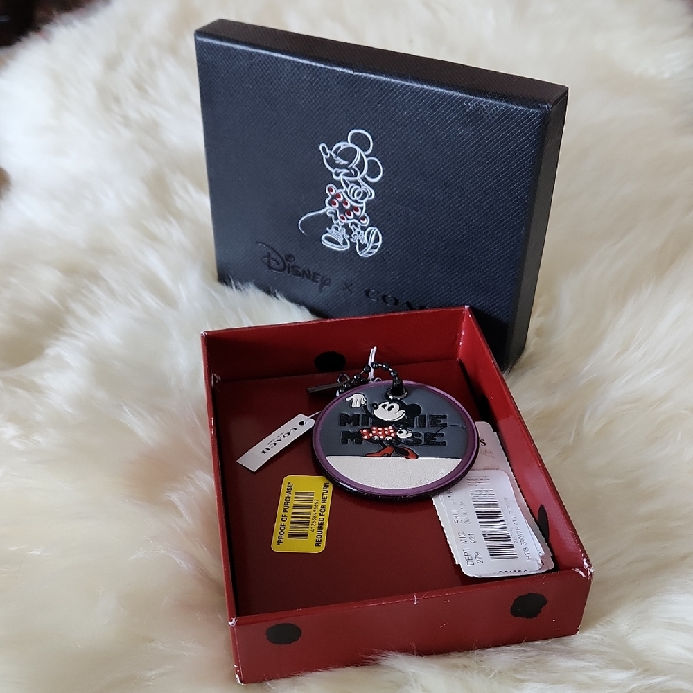 Adorable NWT IOB Disney X Coach Minnie Mouse Hangtag Or Bag Charm 🖤🐭♥️